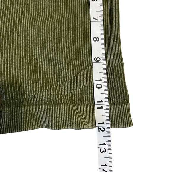 Ribbed Biker Shorts - Picture 4 of 5